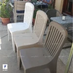 صندلی پلاستیکی بدون دسته مونیکا رنگ های موکا، کرم روشن و سفید (پولاد)