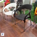 صندلی پلاستیکی پایه فلزی دسته دار مدل حصیری