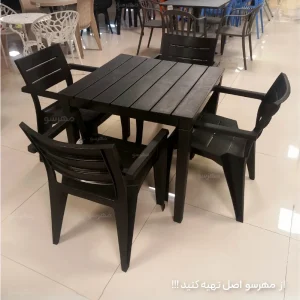 میز و صندلی پلاستیکی چهار نفره مدل هرکول با میز طرح چوب مربع پلاس