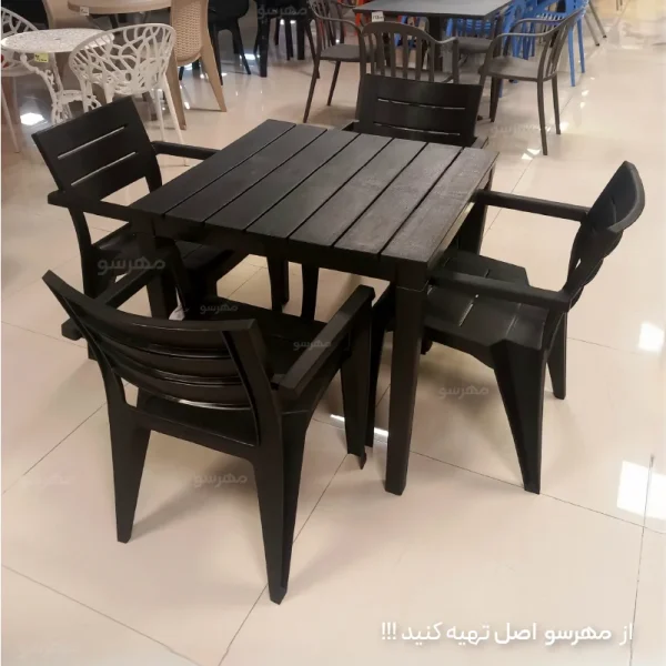 میز و صندلی پلاستیکی چهار نفره مدل هرکول با میز طرح چوب مربع پلاس