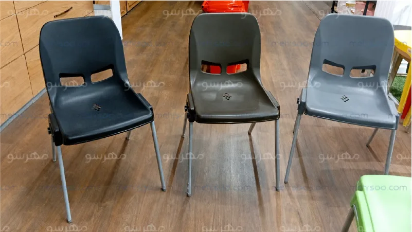 صندلی پلاستیکی پایه گالوانیزه فلزی