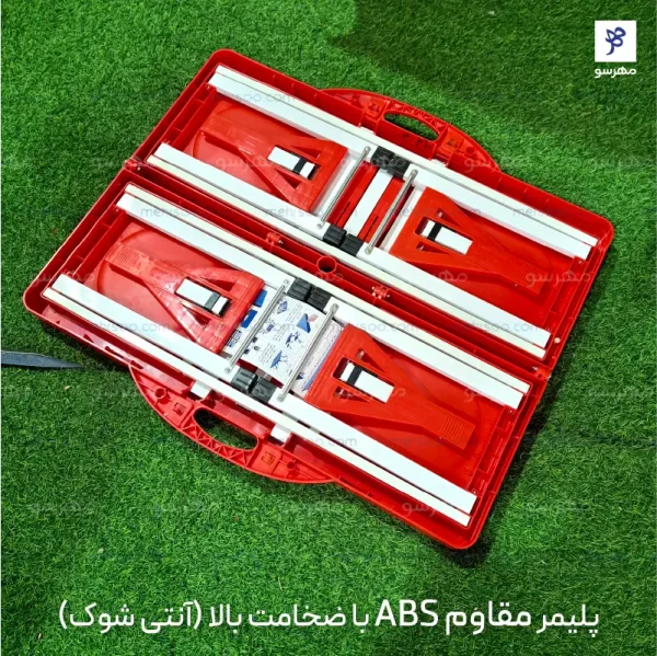 جمع شده میز و صندلی همسفر داخل کاور پلاستیک فشرده