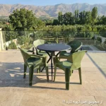 میز پلیمری گرد با صندلی پلیمری چند بعدی سبز سلطنتی چهارنفره غذاخوری