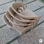 قابلیت چیدمان بر روی هم صندلی های پلاستیکی حصیری پایه فلزی