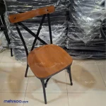 صندلی فلزی لهستانی بدون دسته با نشیمن و پشتی چوبی