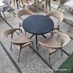ست میز و صندلی غذاخوری پلاستیکی طرح حصیری