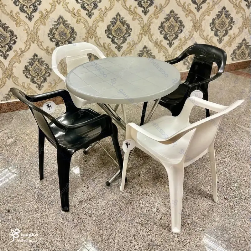 Solina Round Polymer Table and Chair میز پلاستیکی تاشو با 4 صندلی پلیمری دسته دار سولینا